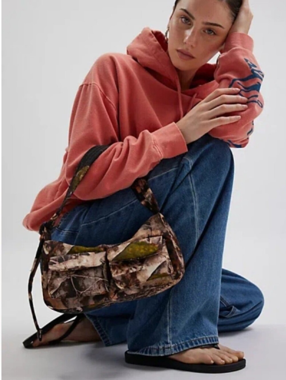 LIKE NEW RARE BAGGU CARGO SHOULDER BAG - PHOTO FOREST CAMO CAMOUFLAGE
